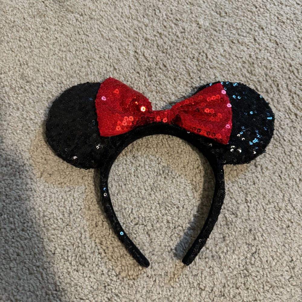 Minnie Mouse ears